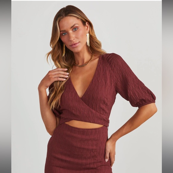 ✨VICI ‘Let It Breathe’ Cutout Knit Midi Dress in Brown✨ - Picture 2 of 6